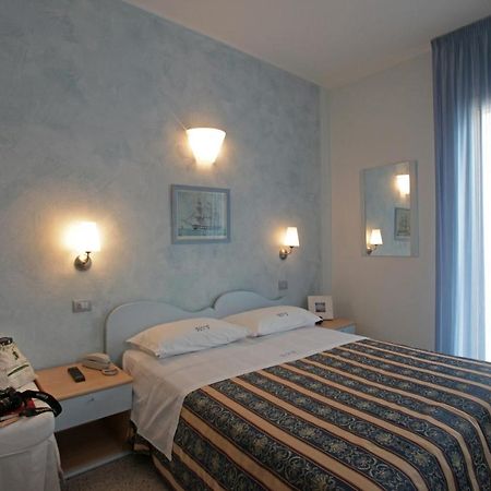 Hotel Villa Irma Rimini Ngoại thất bức ảnh