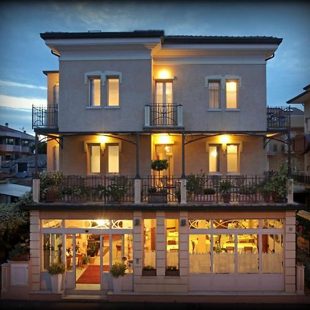 Hotel Villa Irma Rimini Ngoại thất bức ảnh